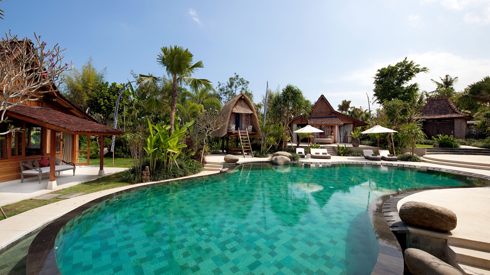 DEA Villas - Villa Sati - Javanese tropical holiday haven